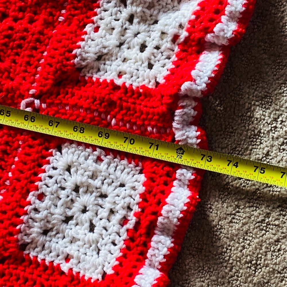 VTG Handmade Crochet‎ Afghan Blanket 73x41 Red White Square Throw Ruffle Edge - Picture 6 of 7